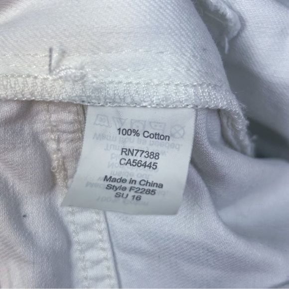 MADEWELL | Adirondack Denim White Washed Jean Shorts Overalls in ‘Tile White’ - Picture 11 of 12